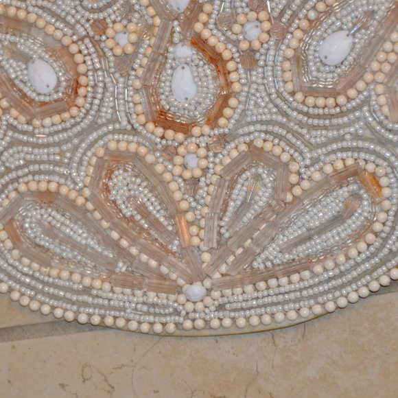 KIM SEYBERT WHITE PAISLEY CHRISTMAS HOLIDAY CRYSTAL PLACEMAT CHARGER CENTERPIECE - Picture 5 of 8